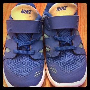 Toddler Nike Free Sneakers size 10